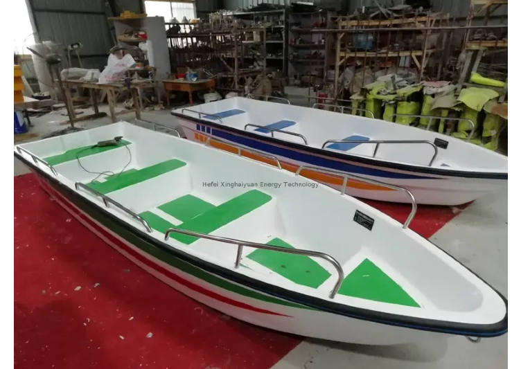 Рыбацкая лодка из стеклопластика