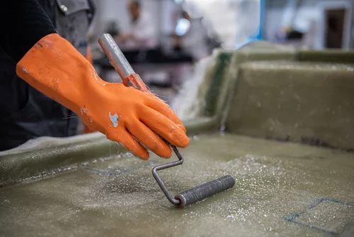 Процессы обработки поверхности для продуктов FRP ручной работы