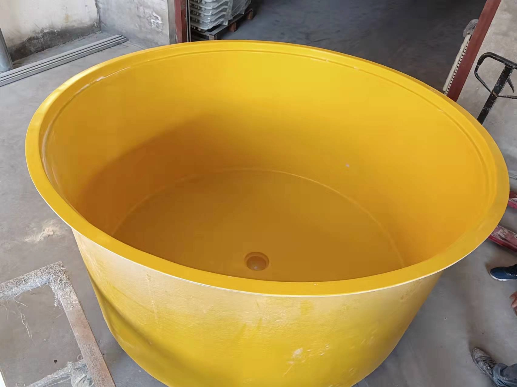 Рыба из стекловолокна1